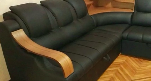 Перетяжка кожаного дивана. Берёзовский